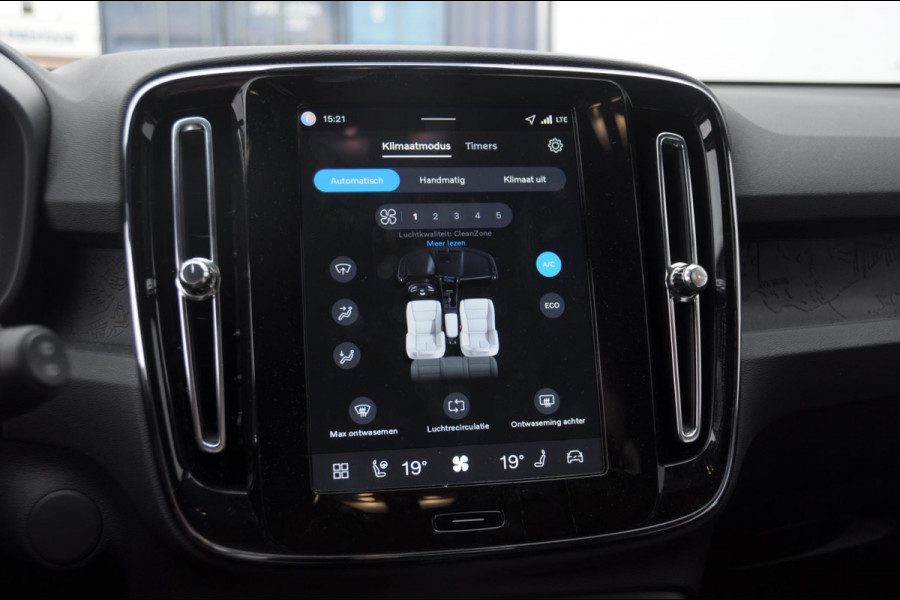 Volvo EX40 Single Motor Extended Range Business Ed. 82 kWh Adaptive cruise control/ Pilot assist/ Harman Kardon audio/ Apple carplay/ Android auto/ Achteruitrijcamera/ Parkeersenoren V+A/