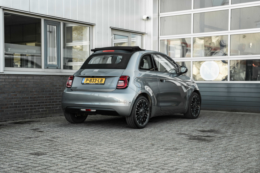 Fiat 500C Icon 42 kWh | 17"LMV | Camera | Chrome pakket