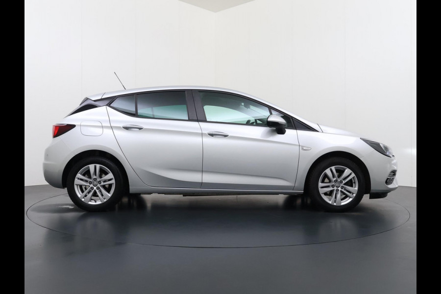 Opel Astra 1.4 Launch Elegance VAN € 18.900 ,- VOOR € 15.877,- UW LENTEVOORDEEL € 3.023,-! | AUTOMAAT | AGR STOELEN | CAMERA | STOEL- & STUURWIELVERWARMING | NAVIGATIE | GOED ONDERHOUDEN | AFNEEMBARE TREKHAAK | INCL. 12 MND BOVAG GARANTIE