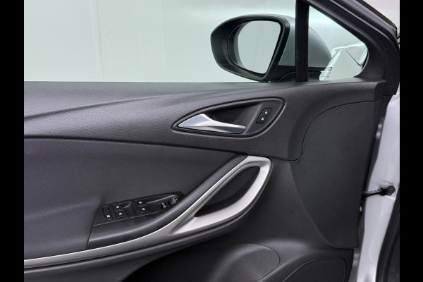 Opel Astra 1.4 Launch Elegance VAN € 18.900 ,- VOOR € 15.877,- UW LENTEVOORDEEL € 3.023,-! | AUTOMAAT | AGR STOELEN | CAMERA | STOEL- & STUURWIELVERWARMING | NAVIGATIE | GOED ONDERHOUDEN | AFNEEMBARE TREKHAAK | INCL. 12 MND BOVAG GARANTIE