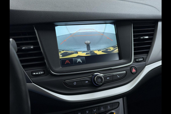 Opel Astra 1.4 Launch Elegance VAN € 18.900 ,- VOOR € 15.877,- UW LENTEVOORDEEL € 3.023,-! | AUTOMAAT | AGR STOELEN | CAMERA | STOEL- & STUURWIELVERWARMING | NAVIGATIE | GOED ONDERHOUDEN | AFNEEMBARE TREKHAAK | INCL. 12 MND BOVAG GARANTIE