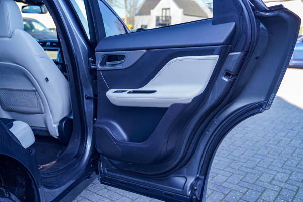 Jaguar F-Pace 3.0 S/C S AWD 35t | Panorama | Meridian | Achterbankverwarming | Carplay | Stuurwielverwarming