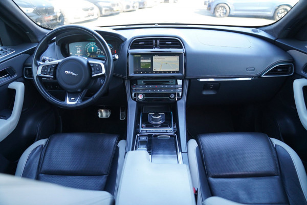 Jaguar F-Pace 3.0 S/C S AWD 35t | Panorama | Meridian | Achterbankverwarming | Carplay | Stuurwielverwarming