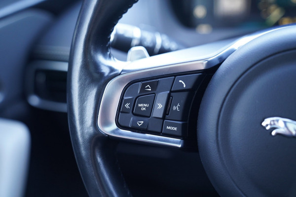 Jaguar F-Pace 3.0 S/C S AWD 35t | Panorama | Meridian | Achterbankverwarming | Carplay | Stuurwielverwarming