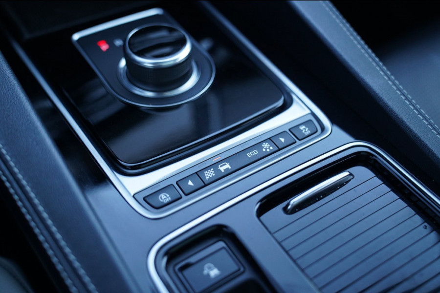 Jaguar F-Pace 3.0 S/C S AWD 35t | Panorama | Meridian | Achterbankverwarming | Carplay | Stuurwielverwarming