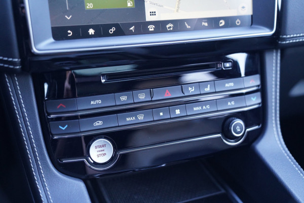 Jaguar F-Pace 3.0 S/C S AWD 35t | Panorama | Meridian | Achterbankverwarming | Carplay | Stuurwielverwarming