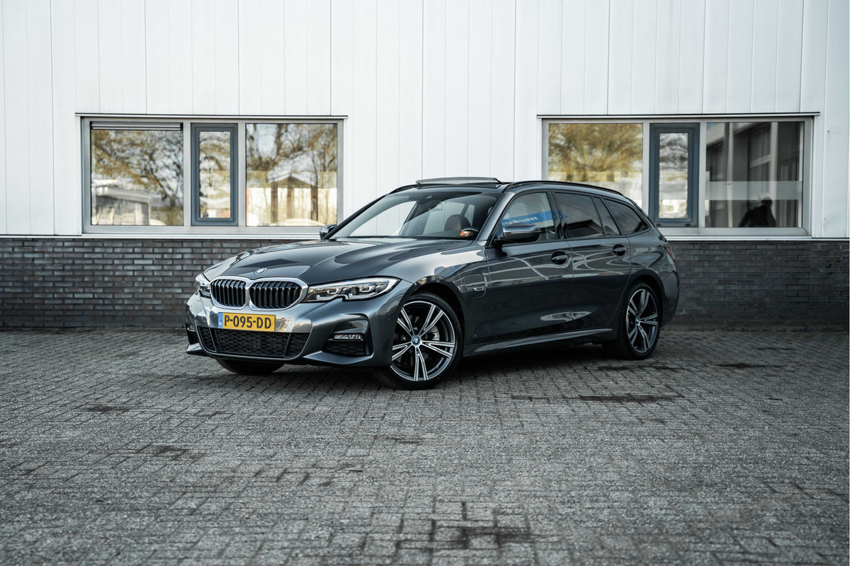 BMW 3 Serie Touring 320e Business Edition Plus | M sport | Pano | HUD | Leder