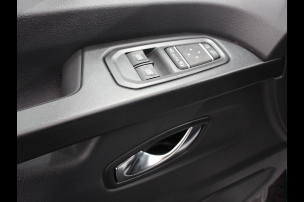 Renault Trafic 2.0 Blue dC1 150 EDC T29 L2H1 Extra Dubbele Cabine | Navigatie | Airco | Lichtmetalen velgen | Betimmering | Trekhaak | Camera | Parkeer sensoren | Dab