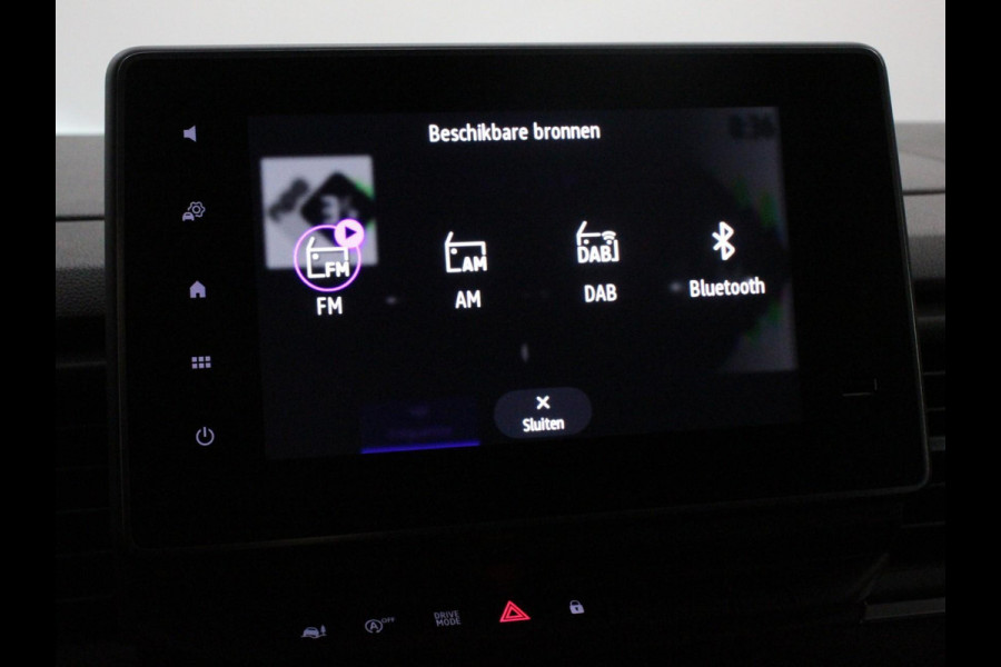 Renault Trafic 2.0 Blue dC1 150 EDC T29 L2H1 Extra Dubbele Cabine | Navigatie | Airco | Lichtmetalen velgen | Betimmering | Trekhaak | Camera | Parkeer sensoren | Dab