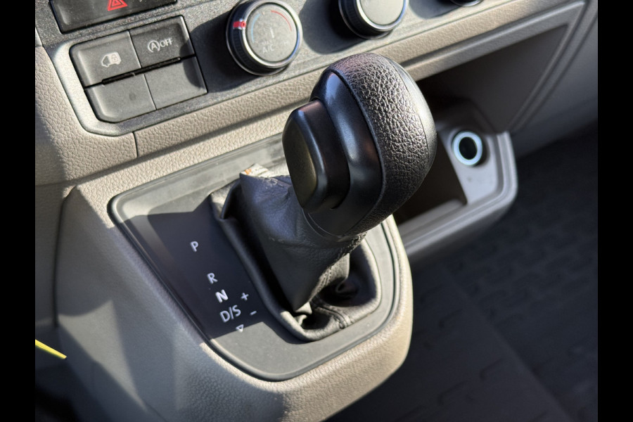 Volkswagen Crafter 35 2.0 TDI 177PK L3H3 | 1e Eig | Dealer OH | Carplay | Navi | Adapt. Cruisec. | PDC