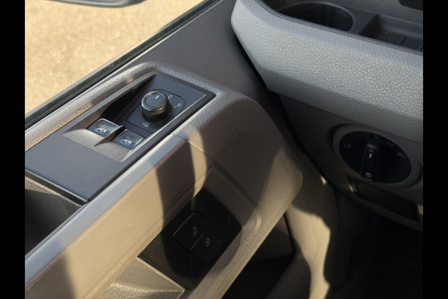 Volkswagen Crafter 35 2.0 TDI 177PK L3H3 | 1e Eig | Dealer OH | Carplay | Navi | Adapt. Cruisec. | PDC