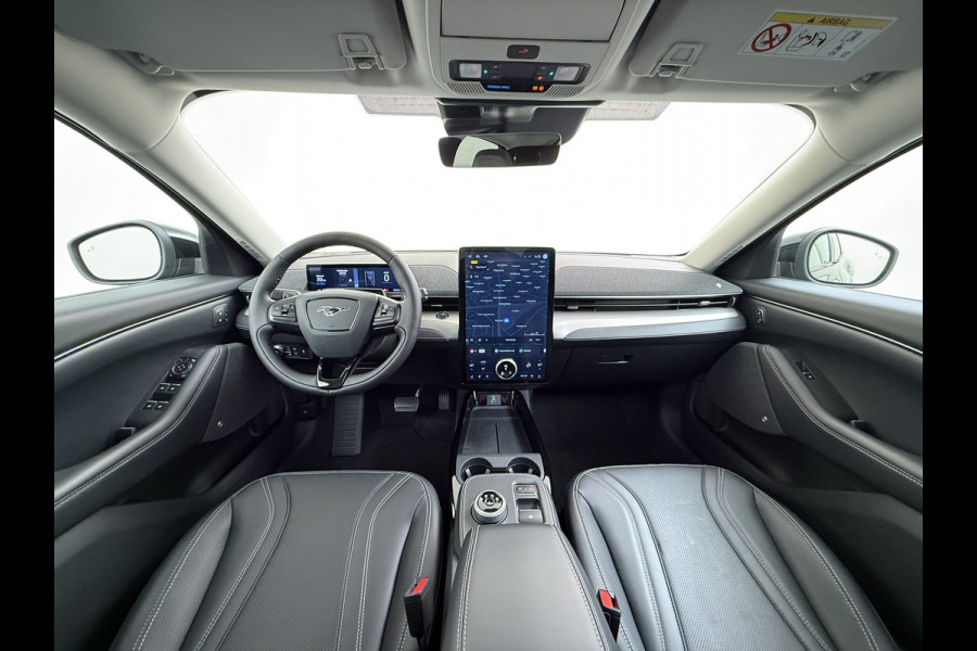Ford Mustang Mach-E SOH 93% RWD 75kWh Technology Pack Plus Panoramadak B&O®-Audio Leder 360°Camera Navi Ecc Apple Carplay/Android Auto Elek.S Stuur+Stoelverwarming Lane Assist Led Active Driver Assist FordPass Connect™ 1e Eigenaar Origineel Nederlandse Auto
