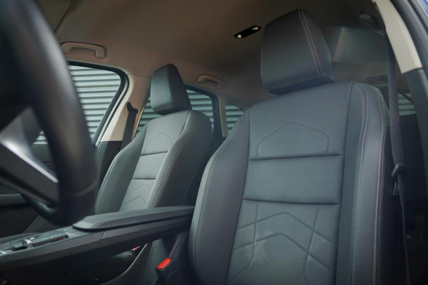 BMW 2 Serie Active Tourer 220i / Aut / Navi / Trekhaak Elektrisch / Incl BTW