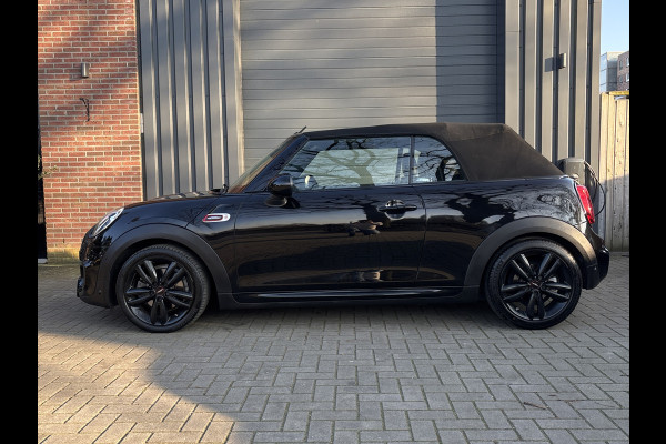 MINI Cabrio 2.0 Cooper S Chili Serious Business - JCW - Stoelverwarming - Harman & Kardon -