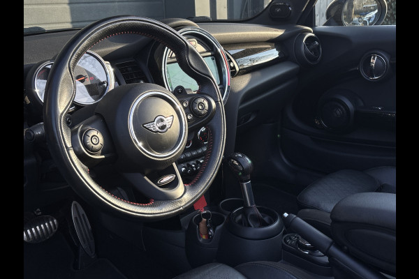 MINI Cabrio 2.0 Cooper S Chili Serious Business - JCW - Stoelverwarming - Harman & Kardon -