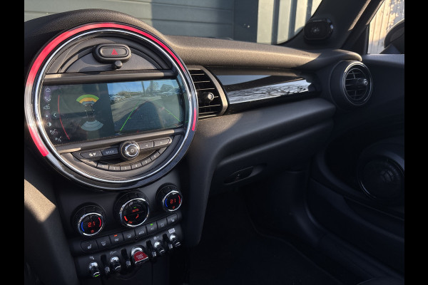 MINI Cabrio 2.0 Cooper S Chili Serious Business - JCW - Stoelverwarming - Harman & Kardon -