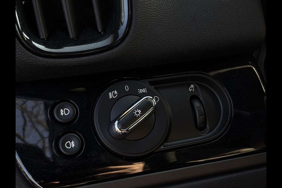 MINI Countryman 1.5 Cooper Classic Business Edition - Stoelverwarming - Navigatie -