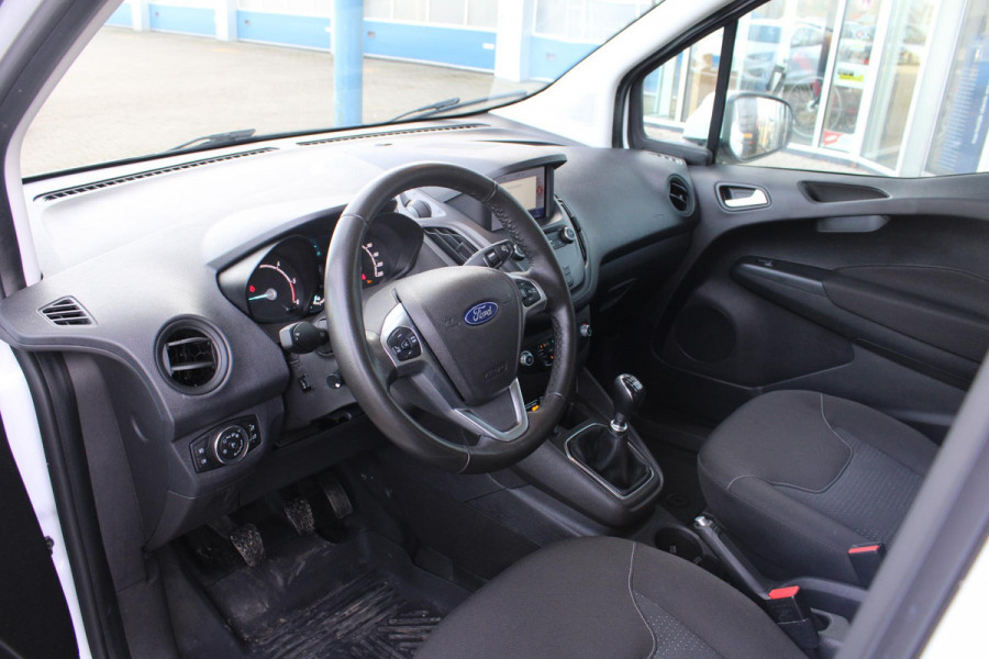 Ford Transit Courier 1.5 TDCI Limited | Trekhaak | Camera | Stoelverwarming | Scherm | Lichtmetalen velgen