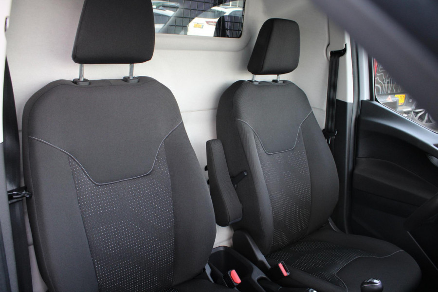 Ford Transit Courier 1.5 TDCI Limited | Trekhaak | Camera | Stoelverwarming | Scherm | Lichtmetalen velgen