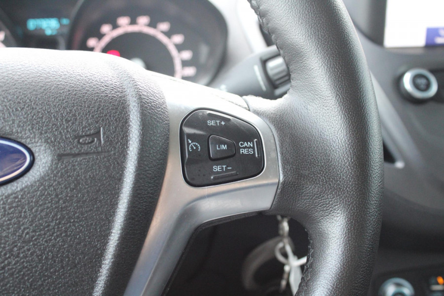 Ford Transit Courier 1.5 TDCI Limited | Trekhaak | Camera | Stoelverwarming | Scherm | Lichtmetalen velgen