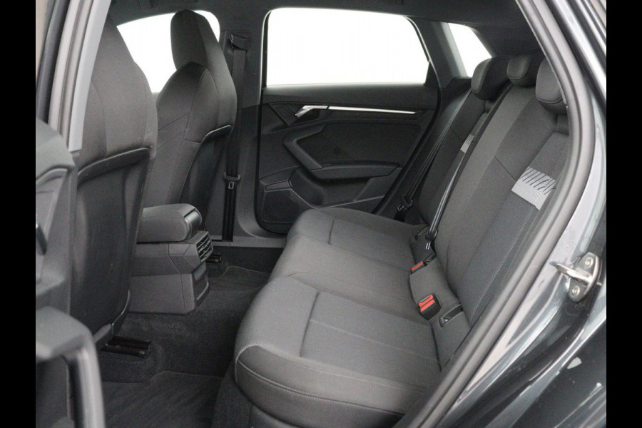 Audi A3 30 TFSI Advanced edition | Sportstoelen | Carplay | Virtual Cockpit | Park Assist | Full LED | Navigatie | Climate control | Bluetooth | 17'' | Cruise control