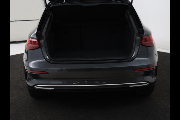 Audi A3 30 TFSI Advanced edition | Sportstoelen | Carplay | Virtual Cockpit | Park Assist | Full LED | Navigatie | Climate control | Bluetooth | 17'' | Cruise control
