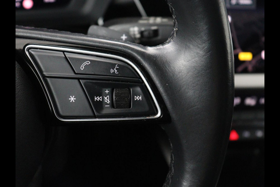 Audi A3 30 TFSI Advanced edition | Sportstoelen | Carplay | Virtual Cockpit | Park Assist | Full LED | Navigatie | Climate control | Bluetooth | 17'' | Cruise control