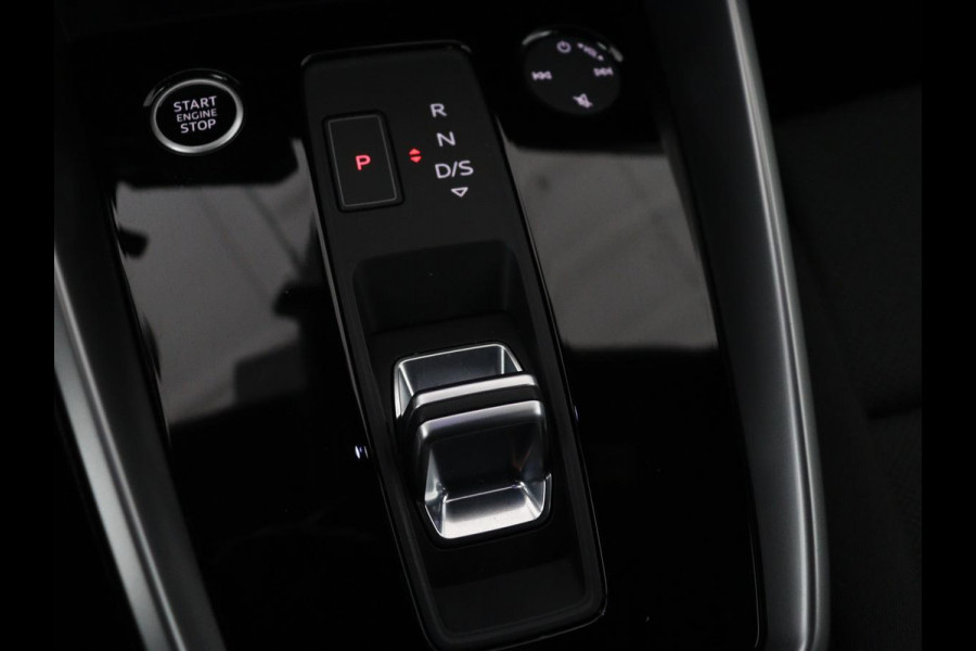 Audi A3 30 TFSI Advanced edition | Sportstoelen | Carplay | Virtual Cockpit | Park Assist | Full LED | Navigatie | Climate control | Bluetooth | 17'' | Cruise control