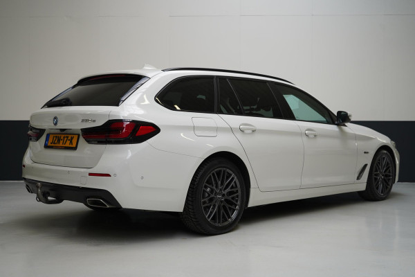 BMW 5 Serie Touring 530e Business Edition Plus | Harman Kardon | SoH 94% | Head Up | Trekhaak | Adaptive cruise | Sportstoelen | Blind spot | Stuurverwarming