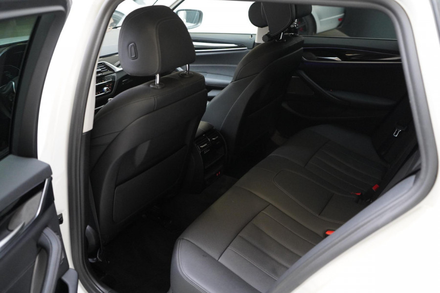 BMW 5 Serie Touring 530e Business Edition Plus | Harman Kardon | SoH 94% | Head Up | Trekhaak | Adaptive cruise | Sportstoelen | Blind spot | Stuurverwarming
