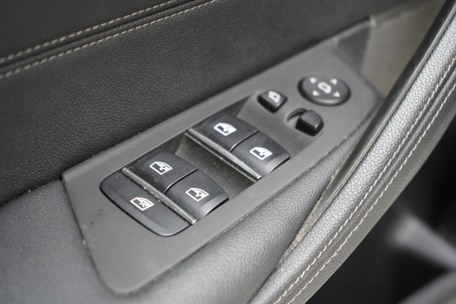 BMW 5 Serie Touring 530e Business Edition Plus | Harman Kardon | SoH 94% | Head Up | Trekhaak | Adaptive cruise | Sportstoelen | Blind spot | Stuurverwarming