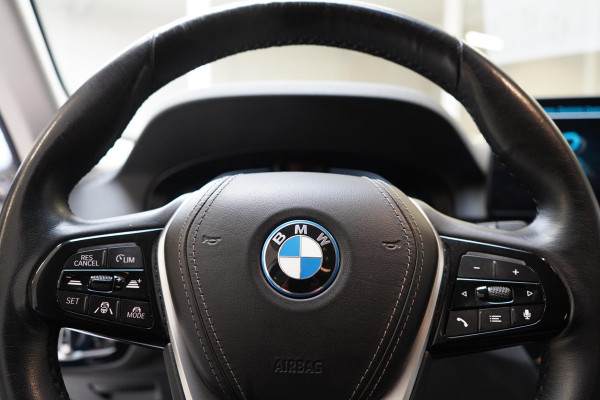 BMW 5 Serie Touring 530e Business Edition Plus | Harman Kardon | SoH 94% | Head Up | Trekhaak | Adaptive cruise | Sportstoelen | Blind spot | Stuurverwarming