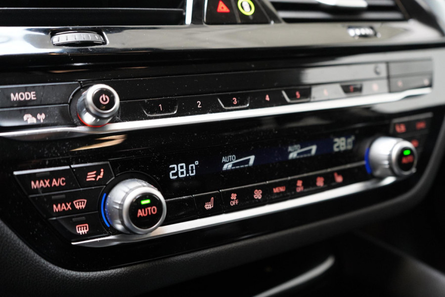 BMW 5 Serie Touring 530e Business Edition Plus | Harman Kardon | SoH 94% | Head Up | Trekhaak | Adaptive cruise | Sportstoelen | Blind spot | Stuurverwarming