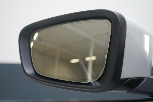 BMW 5 Serie Touring 530e Business Edition Plus | Harman Kardon | SoH 94% | Head Up | Trekhaak | Adaptive cruise | Sportstoelen | Blind spot | Stuurverwarming