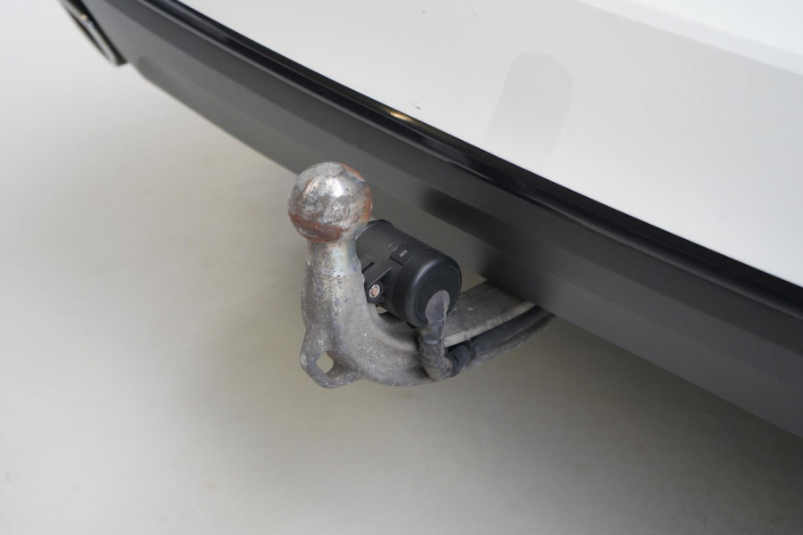 BMW 5 Serie Touring 530e Business Edition Plus | Harman Kardon | SoH 94% | Head Up | Trekhaak | Adaptive cruise | Sportstoelen | Blind spot | Stuurverwarming