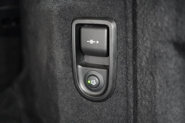 BMW 5 Serie Touring 530e Business Edition Plus | Harman Kardon | SoH 94% | Head Up | Trekhaak | Adaptive cruise | Sportstoelen | Blind spot | Stuurverwarming