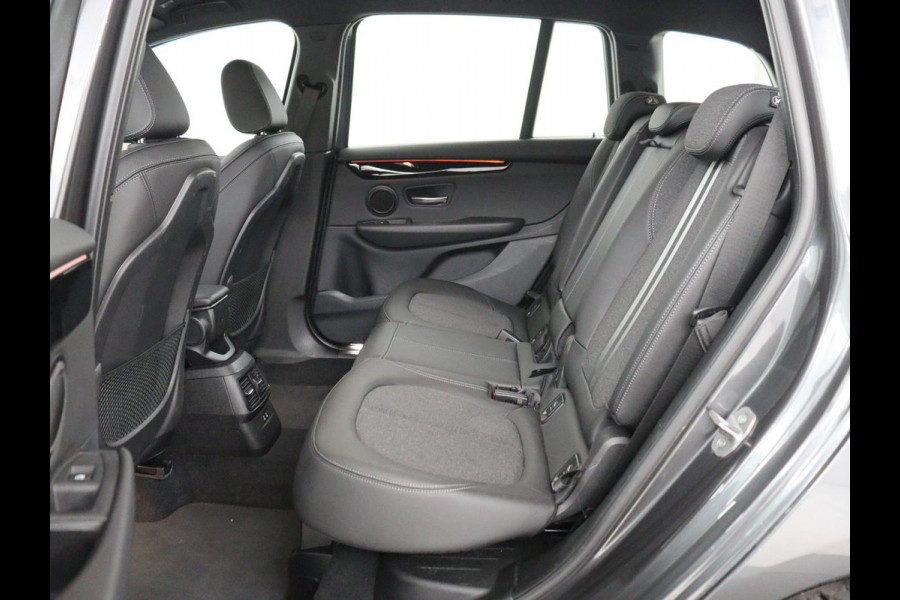 BMW 2 Serie Gran Tourer 218i 7 Persoons Executive | Sport Line | 1e eigenaar | Stoelverwarming | Head-Up | Trekhaak | Sportstoelen | Half leder | Navigatie | Climate control | Parkeerhulp | Cruise control