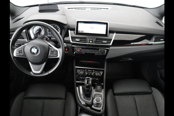 BMW 2 Serie Gran Tourer 218i 7 Persoons Executive | Sport Line | 1e eigenaar | Stoelverwarming | Head-Up | Trekhaak | Sportstoelen | Half leder | Navigatie | Climate control | Parkeerhulp | Cruise control