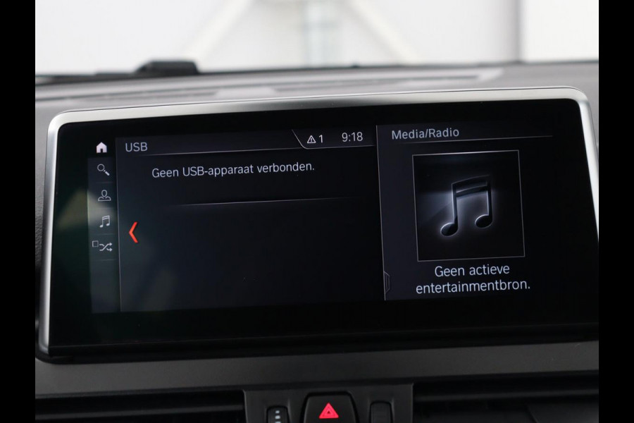 BMW 2 Serie Gran Tourer 218i 7 Persoons Executive | Sport Line | 1e eigenaar | Stoelverwarming | Head-Up | Trekhaak | Sportstoelen | Half leder | Navigatie | Climate control | Parkeerhulp | Cruise control