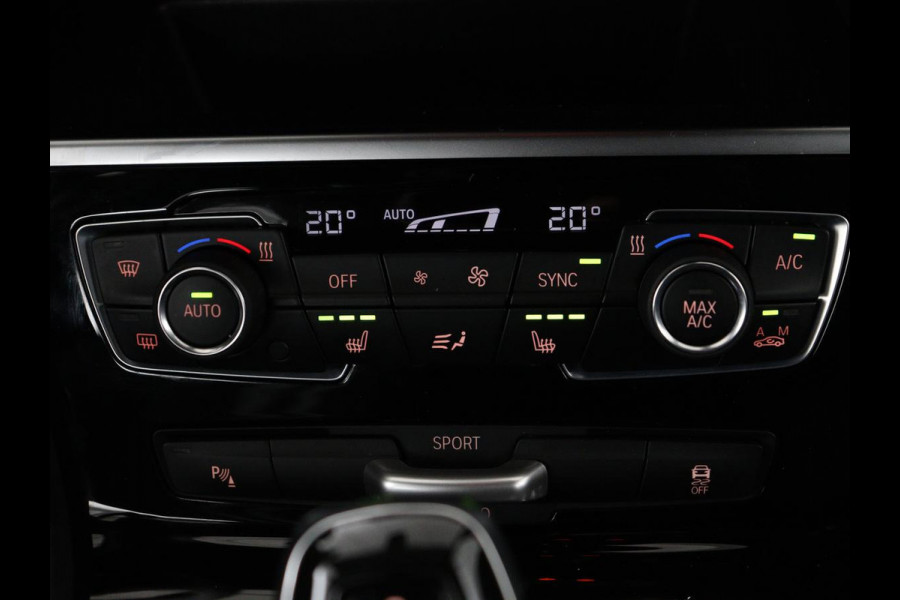 BMW 2 Serie Gran Tourer 218i 7 Persoons Executive | Sport Line | 1e eigenaar | Stoelverwarming | Head-Up | Trekhaak | Sportstoelen | Half leder | Navigatie | Climate control | Parkeerhulp | Cruise control