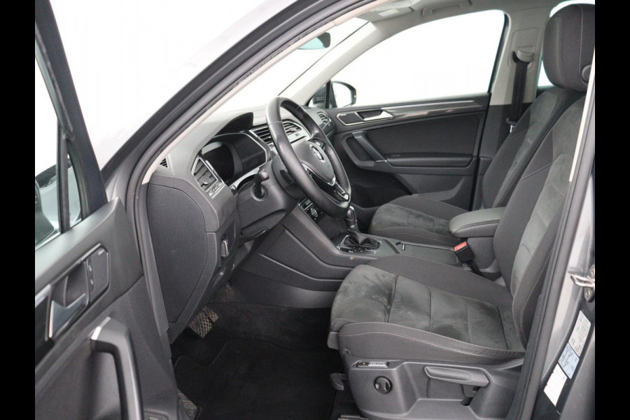 Volkswagen Tiguan 1.4 TSI R Line | Panoramadak | Stoelverwarming | Trekhaak | Adaptive cruise | Virtual Cockpit | Dynaudio | Massage | Camera | Navigatie | LED Plus | Keyless | 20'' | Park Assist