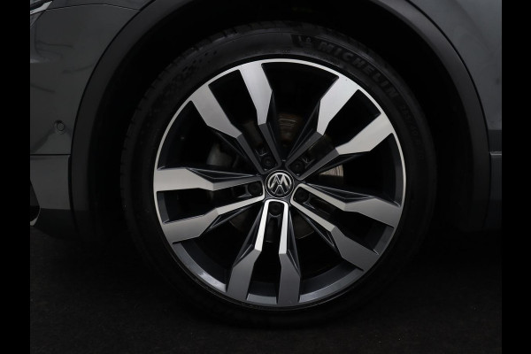 Volkswagen Tiguan 1.4 TSI R Line | Panoramadak | Stoelverwarming | Trekhaak | Adaptive cruise | Virtual Cockpit | Dynaudio | Massage | Camera | Navigatie | LED Plus | Keyless | 20'' | Park Assist