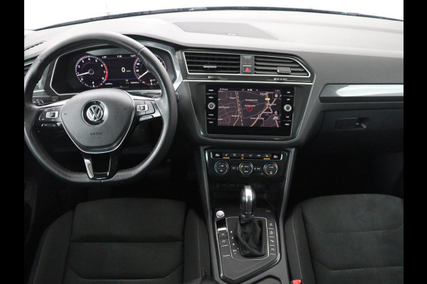 Volkswagen Tiguan 1.4 TSI R Line | Panoramadak | Stoelverwarming | Trekhaak | Adaptive cruise | Virtual Cockpit | Dynaudio | Massage | Camera | Navigatie | LED Plus | Keyless | 20'' | Park Assist