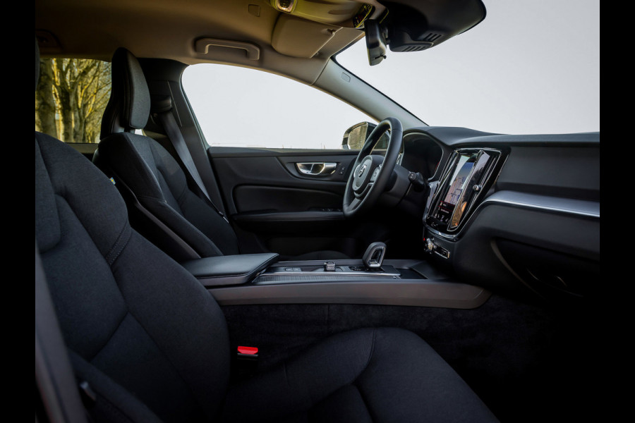 Volvo V60 2.0 B3 Momentum Advantage Automaat 1e Eigenaar