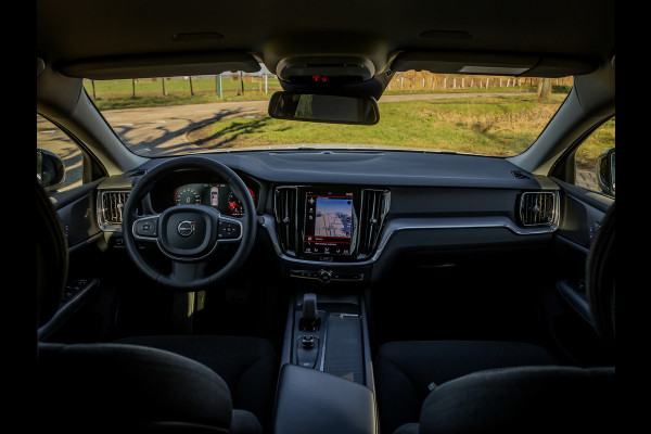 Volvo V60 2.0 B3 Momentum Advantage Automaat 1e Eigenaar