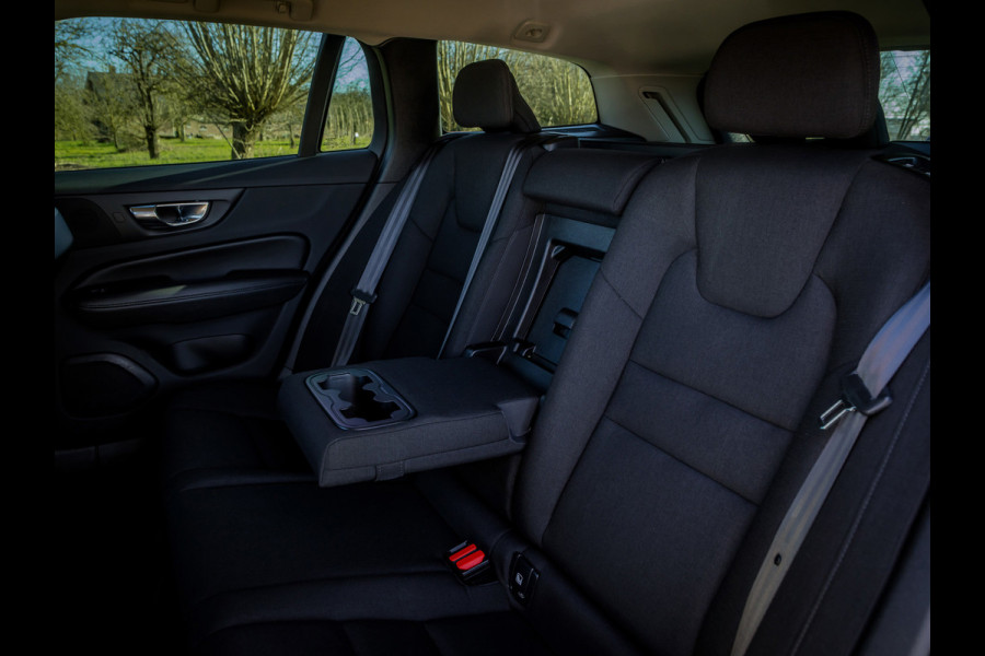 Volvo V60 2.0 B3 Momentum Advantage Automaat 1e Eigenaar