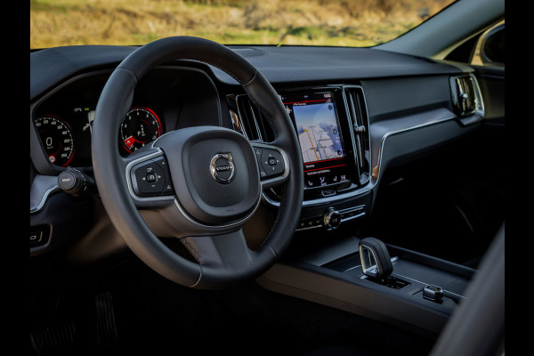 Volvo V60 2.0 B3 Momentum Advantage Automaat 1e Eigenaar