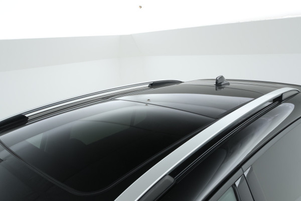 Lynk & Co 01 1.5 Full Black, Panorama Dak, Digital Dash