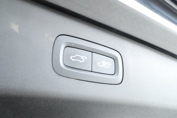 Lynk & Co 01 1.5 Full Black, Panorama Dak, Digital Dash