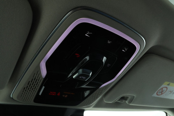 Lynk & Co 01 1.5 Full Black, Panorama Dak, Digital Dash